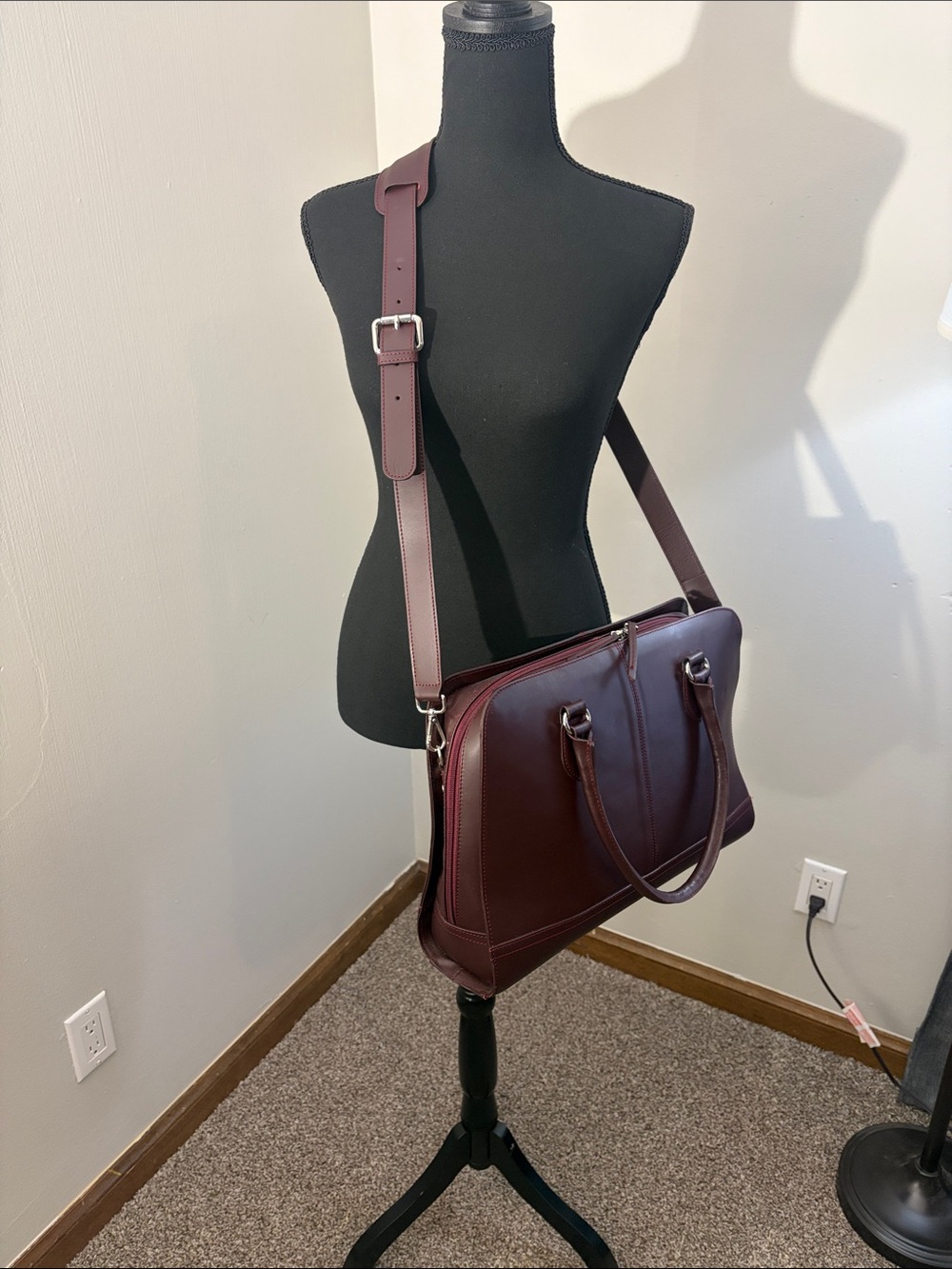 Women's Burgundy Leather Tote Bag with Adjustable Strap